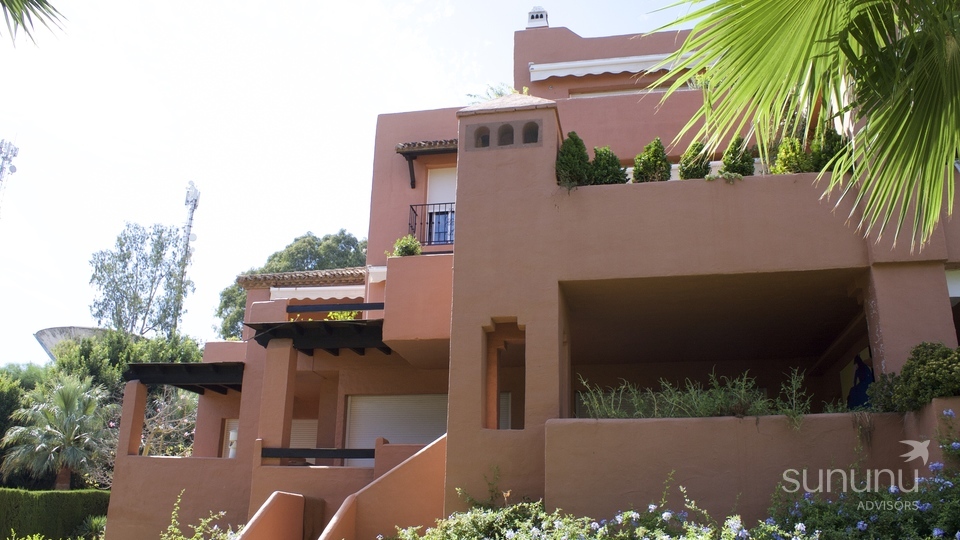 Beach side apartment for sale in Guadalmina Marbella